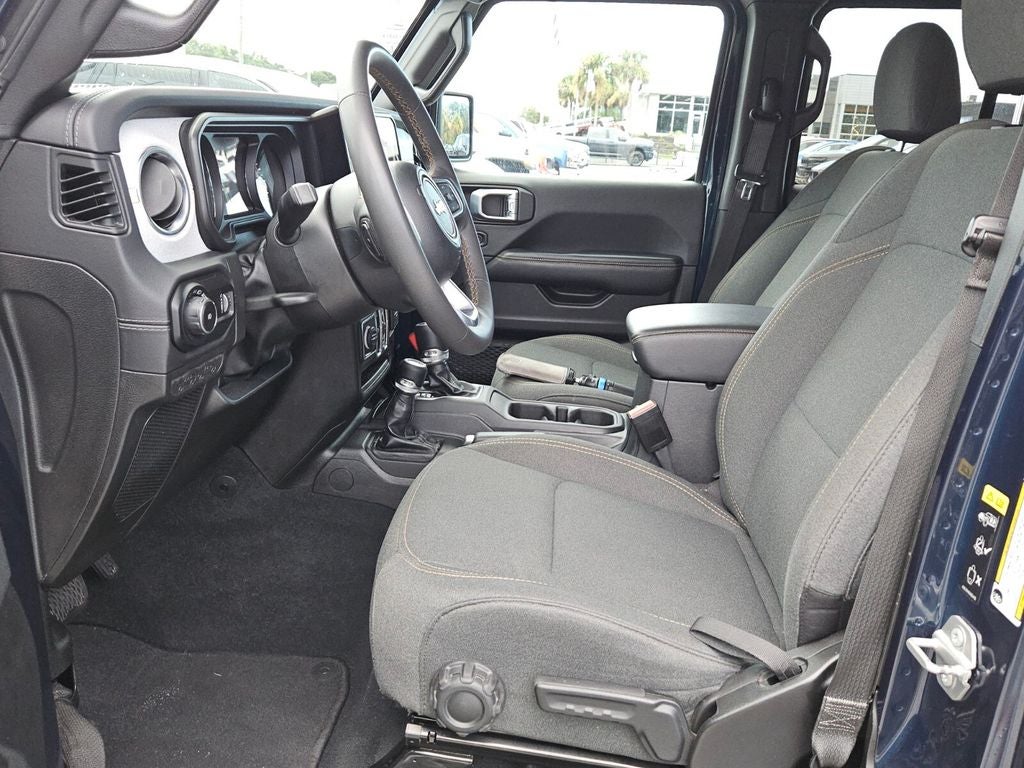 2025 Jeep Wrangler 4-Door Sahara 4x4