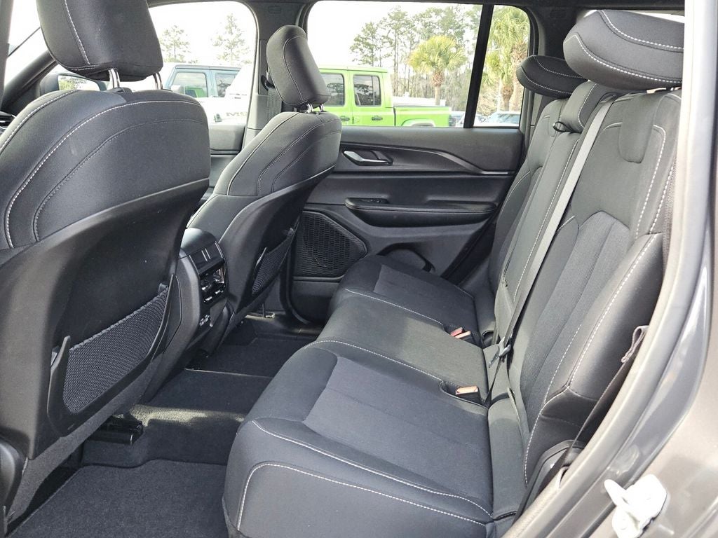 2025 Jeep Grand Cherokee Laredo X 4x2