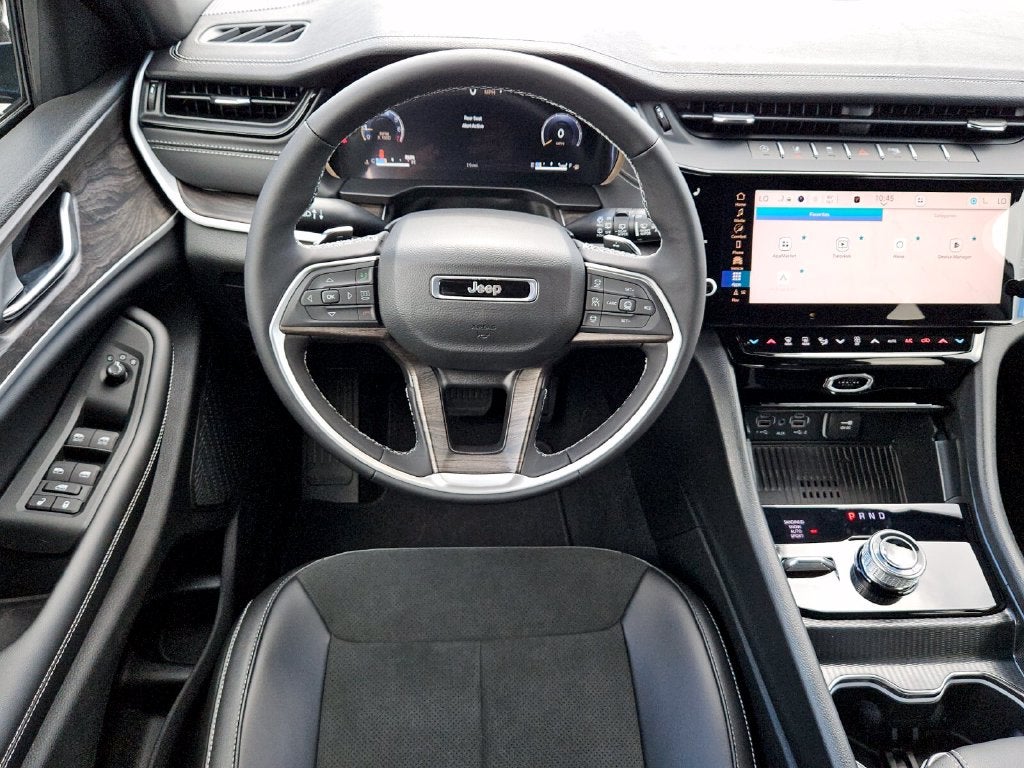 2027 Jeep Grand Cherokee GRAND CHEROKEE LAREDO ALTITUDE 4X4