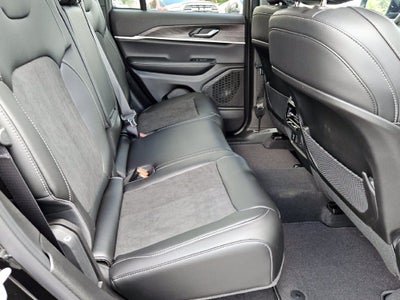 2027 Jeep Grand Cherokee GRAND CHEROKEE LAREDO ALTITUDE 4X4