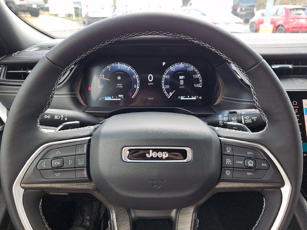 2027 Jeep Grand Cherokee GRAND CHEROKEE LAREDO ALTITUDE 4X4