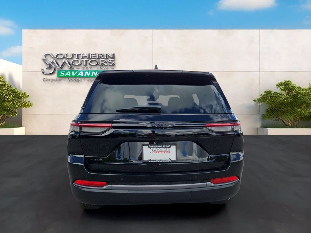 2027 Jeep Grand Cherokee GRAND CHEROKEE LAREDO ALTITUDE 4X4