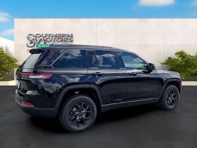 2027 Jeep Grand Cherokee GRAND CHEROKEE LAREDO ALTITUDE 4X4