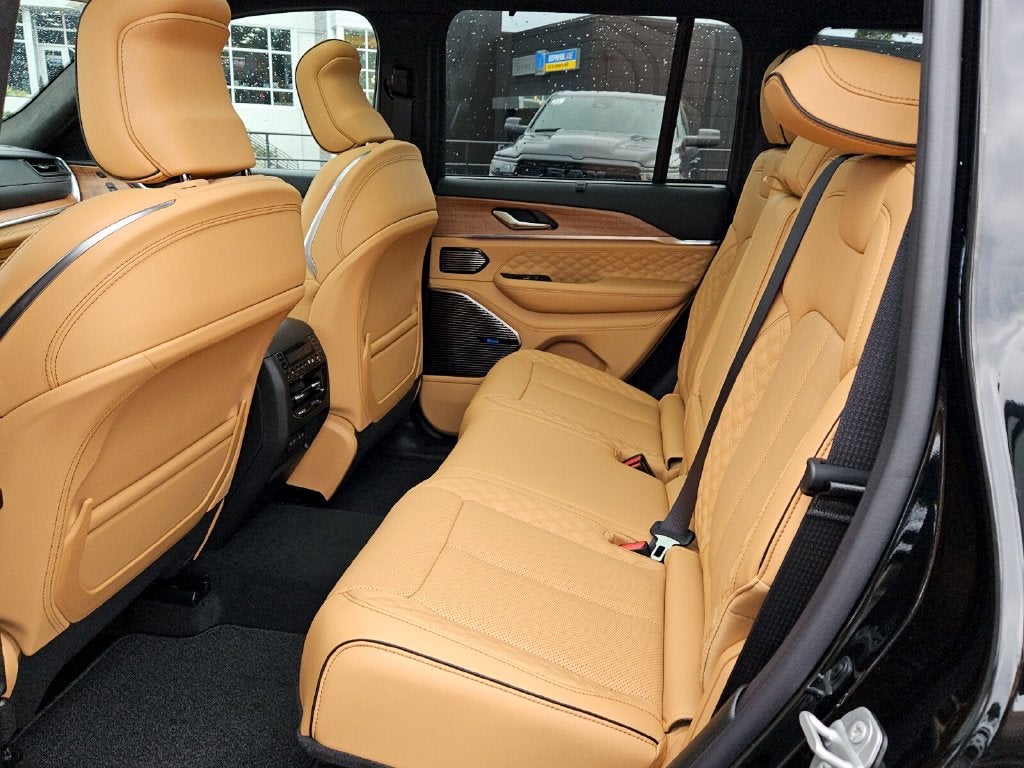 2027 Jeep Grand Cherokee GRAND CHEROKEE SUMMIT 4X4
