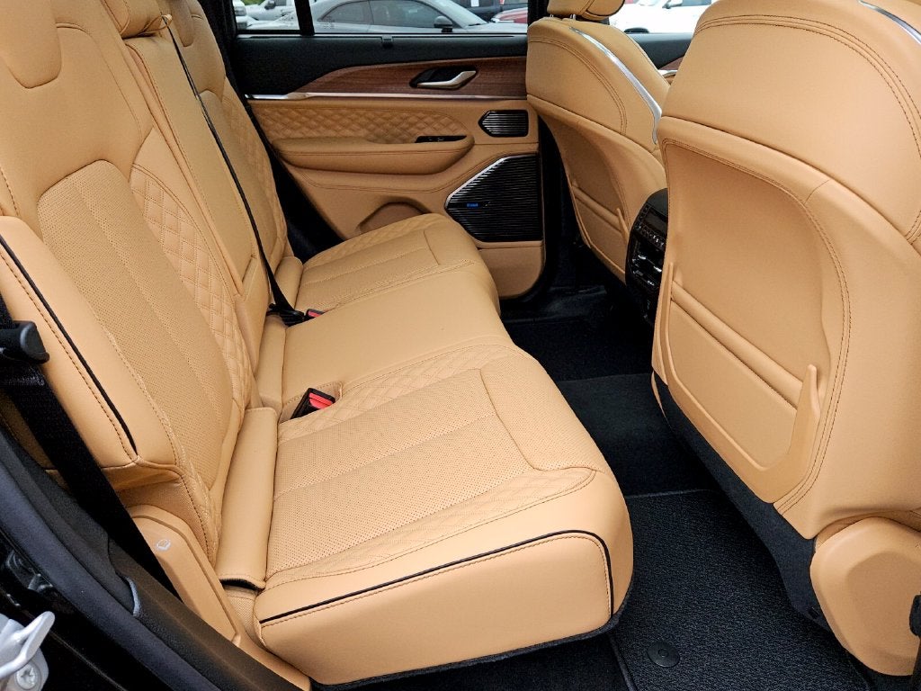 2027 Jeep Grand Cherokee GRAND CHEROKEE SUMMIT 4X4