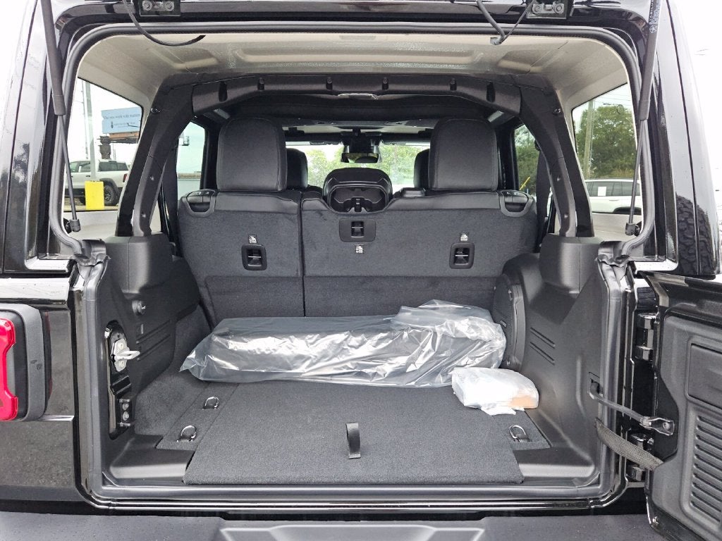 2027 Jeep Wrangler WRANGLER 4-DOOR RUBICON