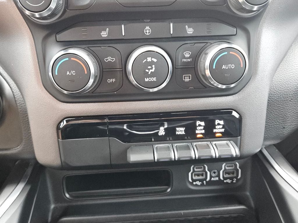 2022 RAM 1500 Big Horn Crew Cab 4x4 5'7' Box