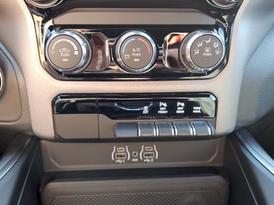 2026 RAM Ram 1500 RAM 1500 EXPRESS CREW CAB 4X4 5'7' BOX