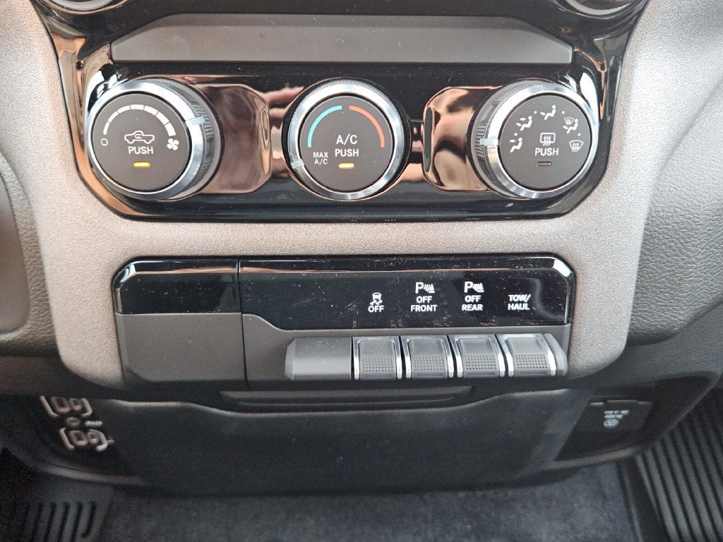 2026 RAM Ram 1500 RAM 1500 WARLOCK CREW CAB 4X4 5'7' BOX