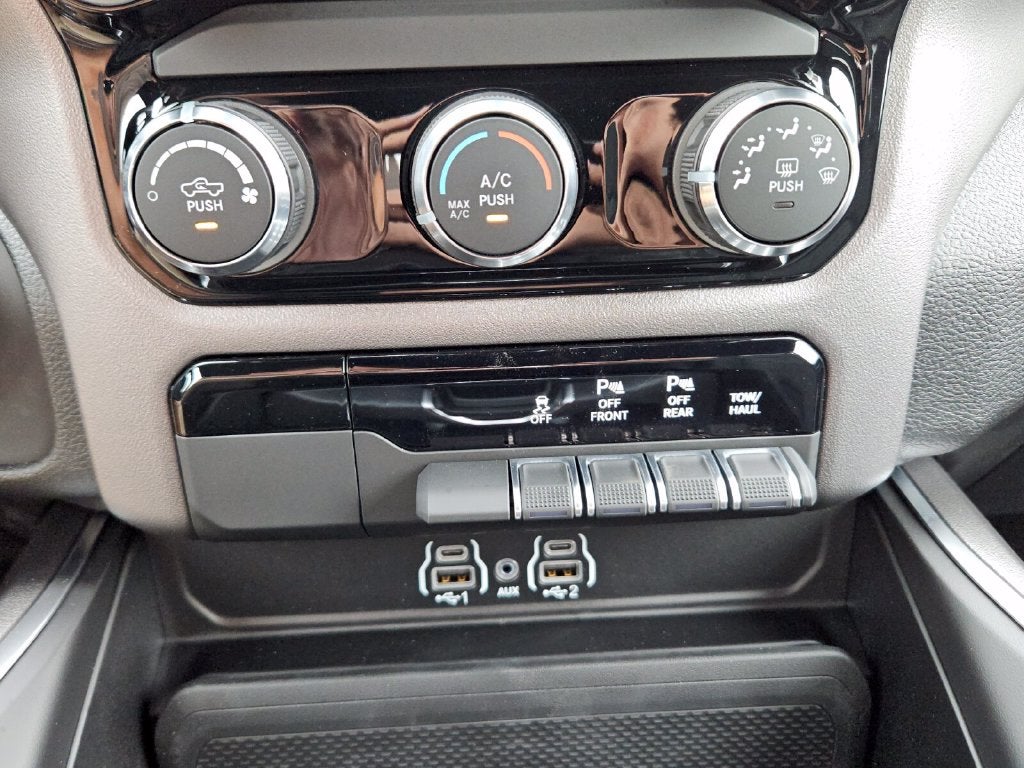2026 RAM Ram 1500 RAM 1500 EXPRESS CREW CAB 4X4 5'7' BOX