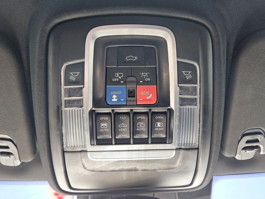 2022 RAM 1500 Limited Crew Cab 4x4 5'7' Box