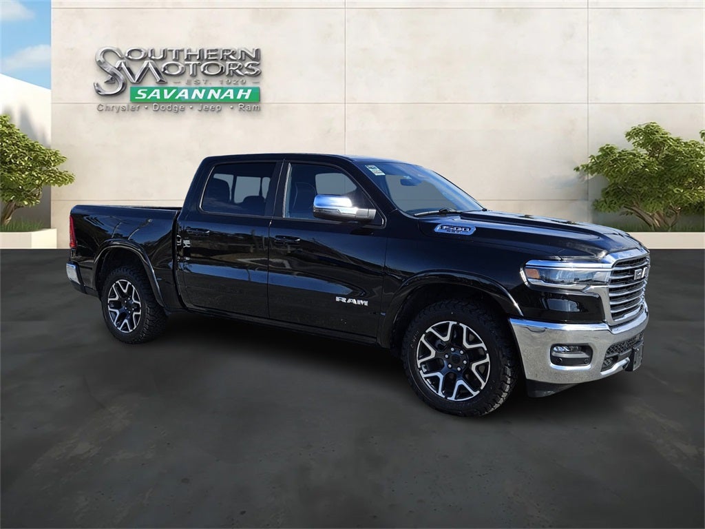 2025 RAM 1500 Laramie Crew Cab 4x4 5'7' Box