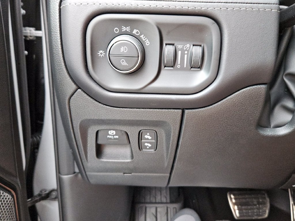 2026 RAM Ram 1500 RAM 1500 RHO CREW CAB 4X4 5'7' BOX