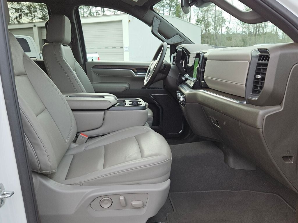 2025 GMC Sierra 1500 4WD Crew Cab Short Box SLT