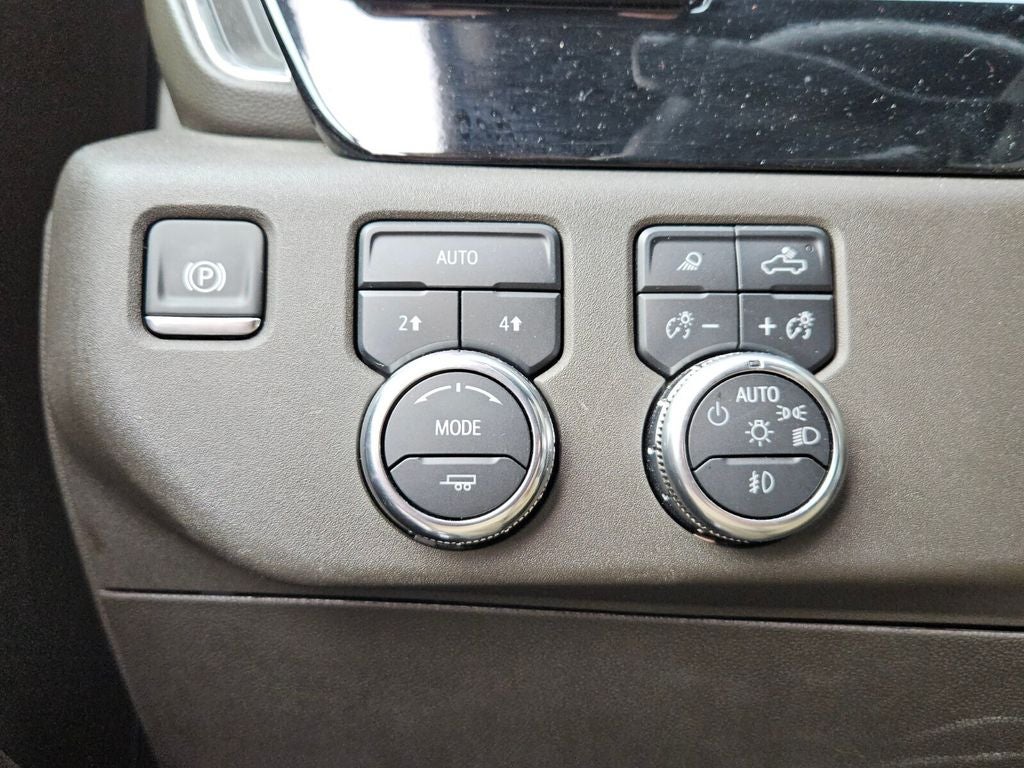 2025 GMC Sierra 1500 4WD Crew Cab Short Box SLT