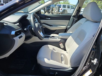 2025 Nissan Altima SV FWD