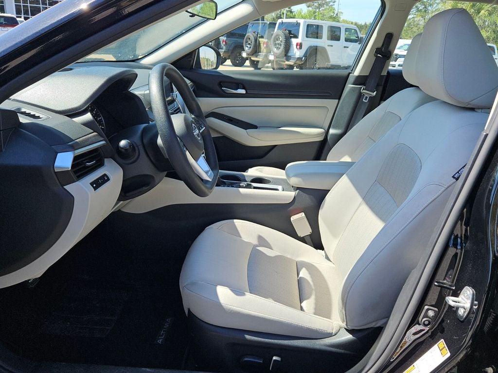 2025 Nissan Altima SV FWD