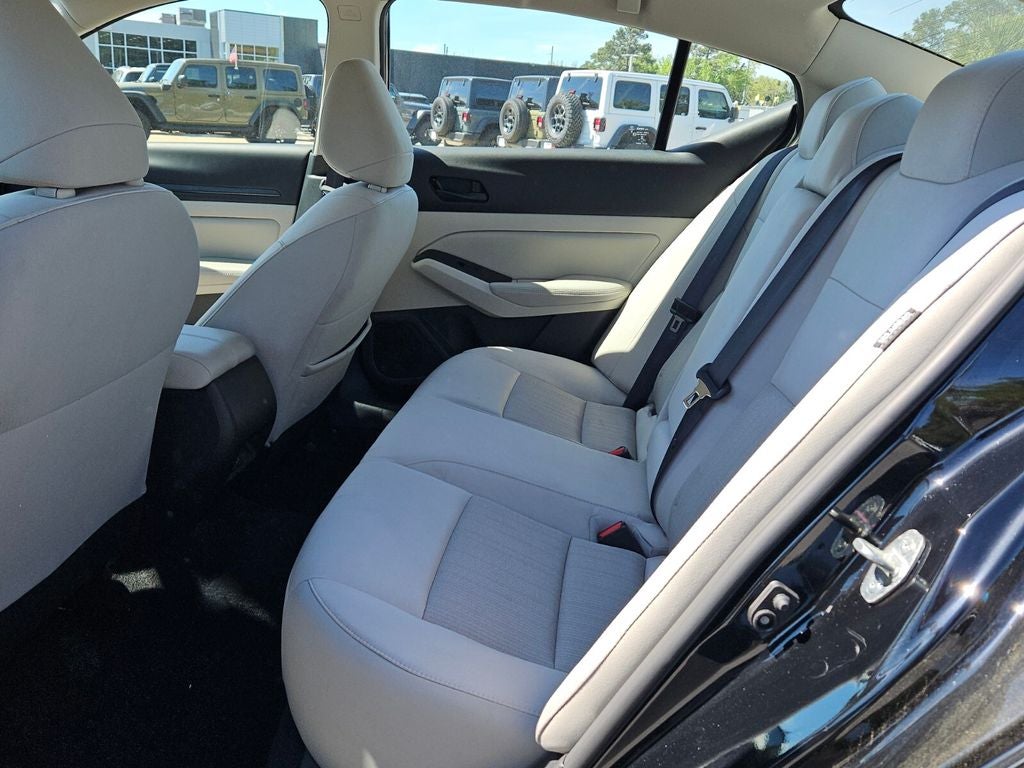 2025 Nissan Altima SV FWD