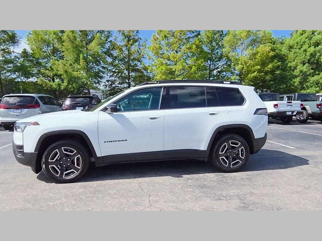 2026 Jeep Cherokee CHEROKEE LAREDO 4X4