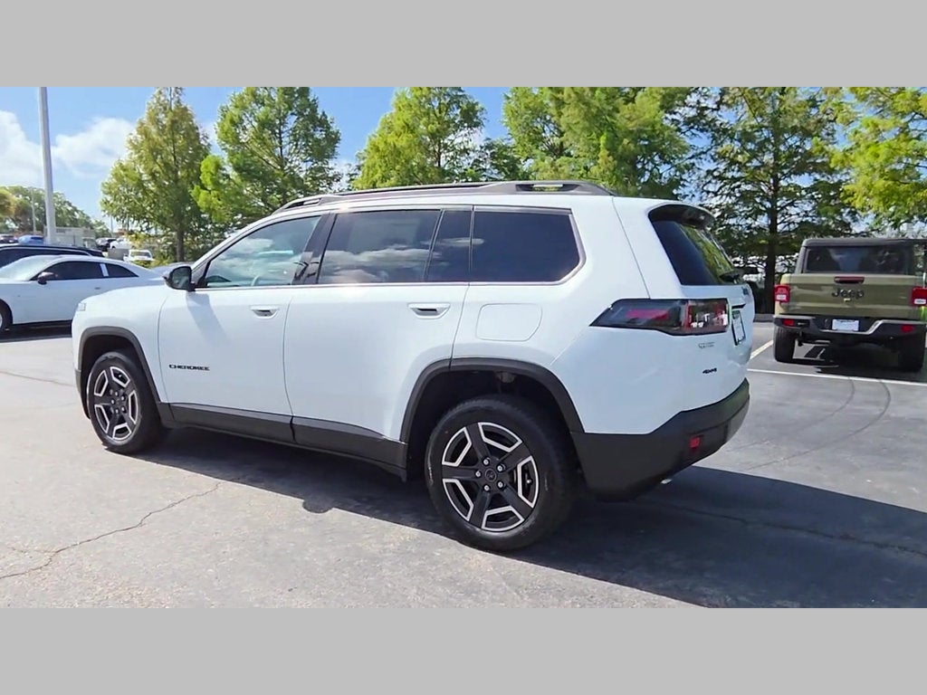 2026 Jeep Cherokee CHEROKEE LAREDO 4X4