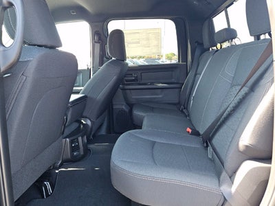 2026 RAM Ram 2500 RAM 2500 BLACK EXPRESS CREW CAB 4X2 6'4' BOX