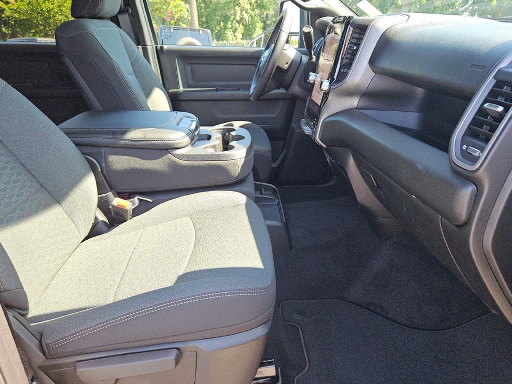 2026 RAM Ram 2500 RAM 2500 BLACK EXPRESS CREW CAB 4X2 6'4' BOX