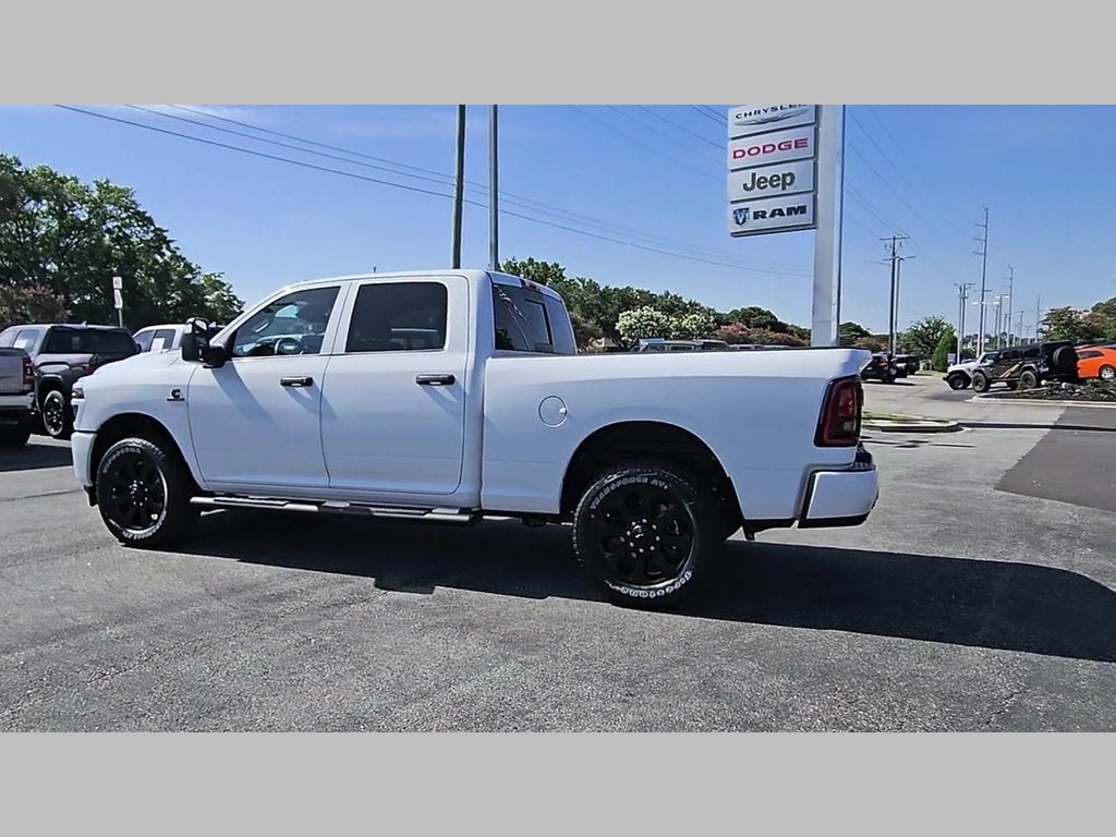 2026 RAM Ram 2500 RAM 2500 BLACK EXPRESS CREW CAB 4X2 6'4' BOX