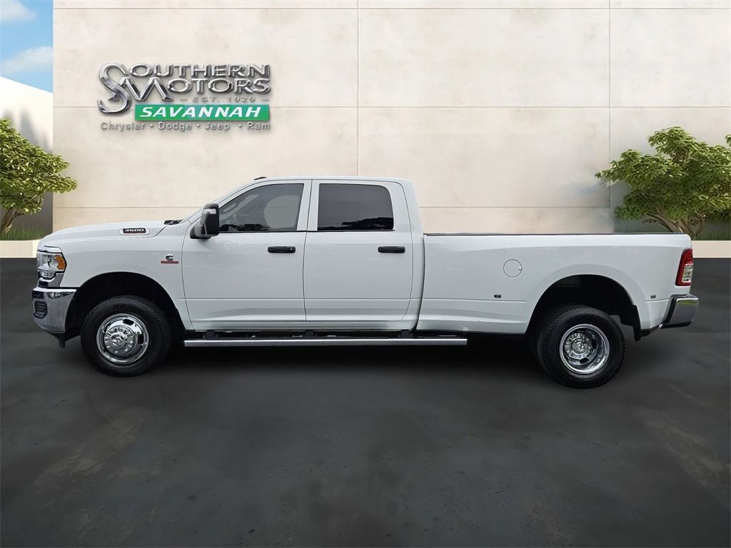 2023 RAM 3500 Tradesman Crew Cab 4x4 8' Box