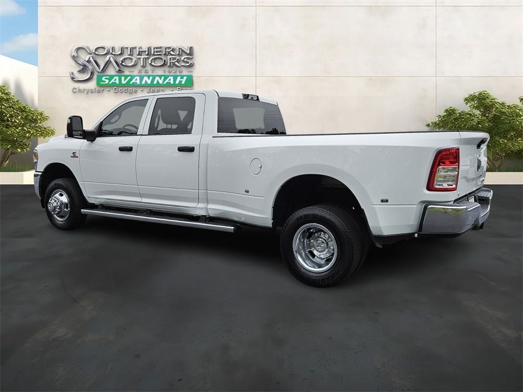 2023 RAM 3500 Tradesman Crew Cab 4x4 8' Box