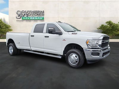 2023 RAM 3500 Tradesman Crew Cab 4x4 8' Box