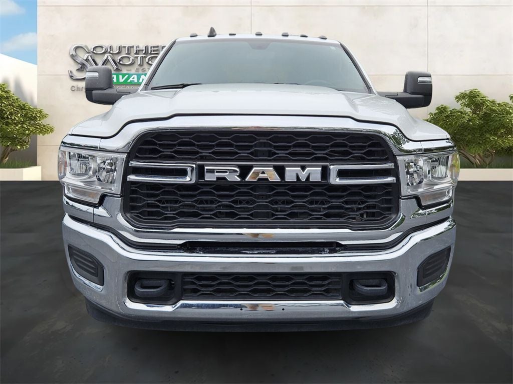 2023 RAM 3500 Tradesman Crew Cab 4x4 8' Box