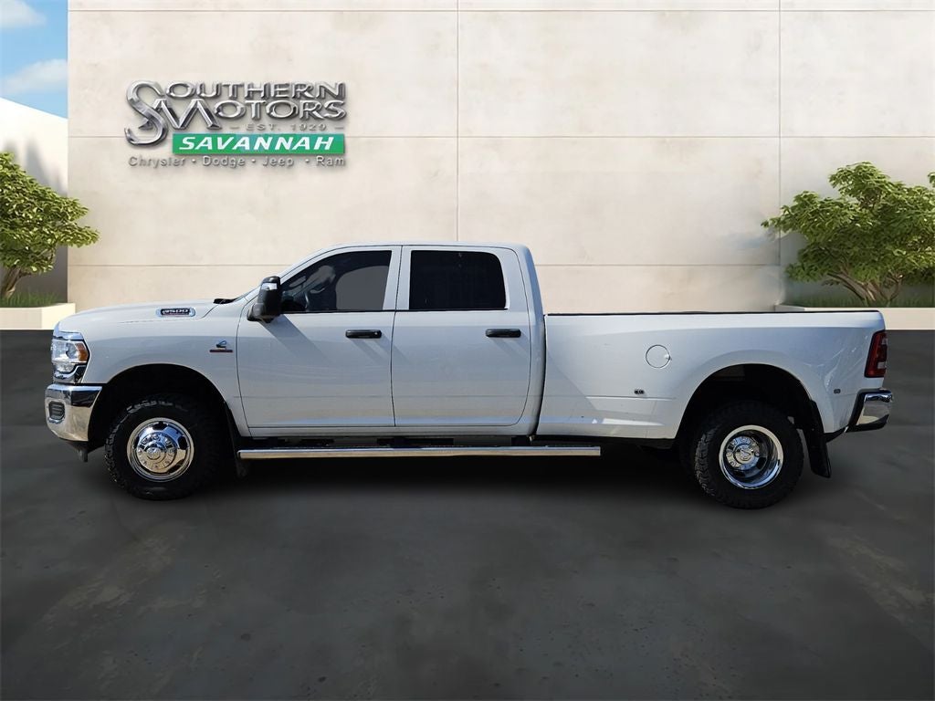 2024 RAM 3500 Tradesman Crew Cab 4x4 8' Box