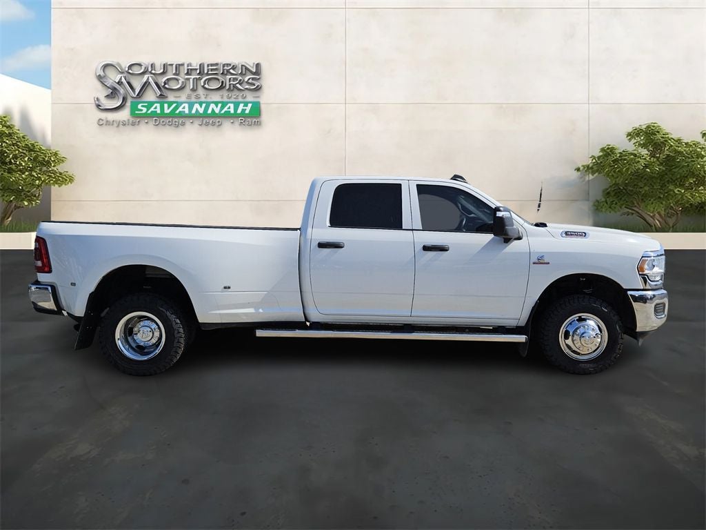 2024 RAM 3500 Tradesman Crew Cab 4x4 8' Box
