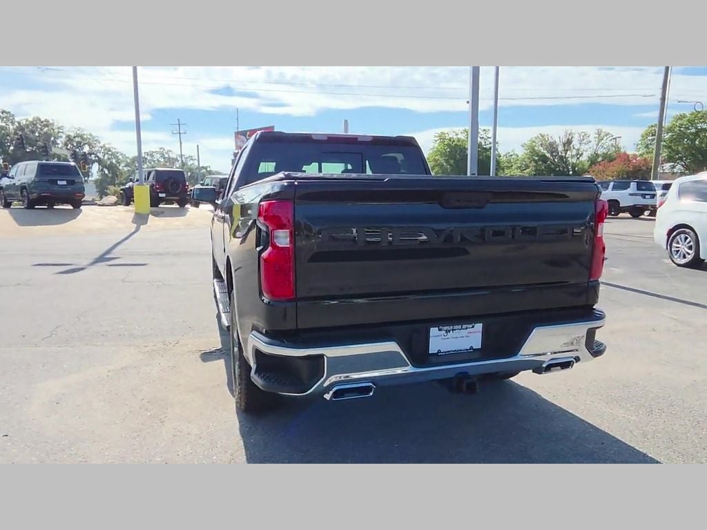 2026 Chevrolet Silverado 1500 4WD Crew Cab Standard Bed LT