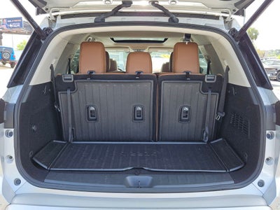 2025 Nissan Pathfinder Platinum FWD