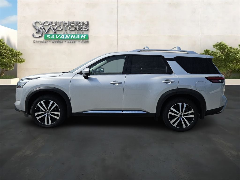 2025 Nissan Pathfinder Platinum FWD