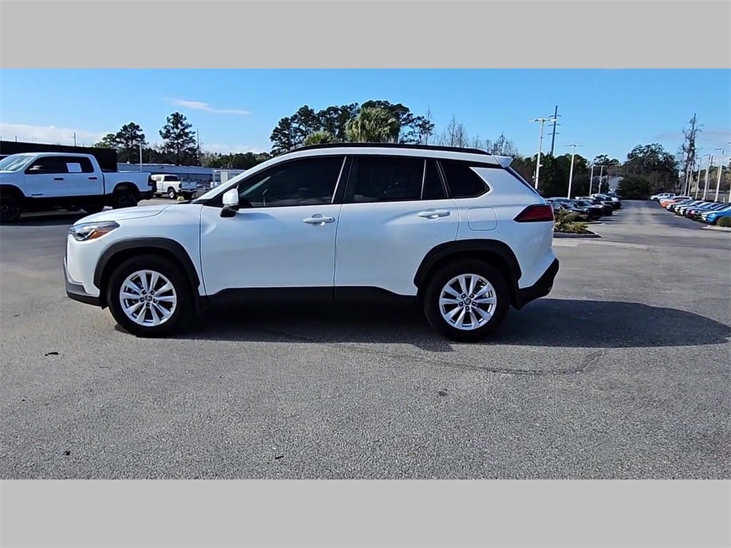 2024 Toyota Corolla Cross LE
