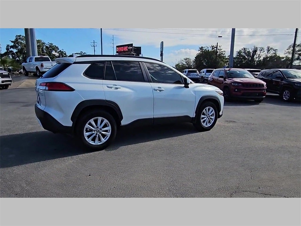 2024 Toyota Corolla Cross LE
