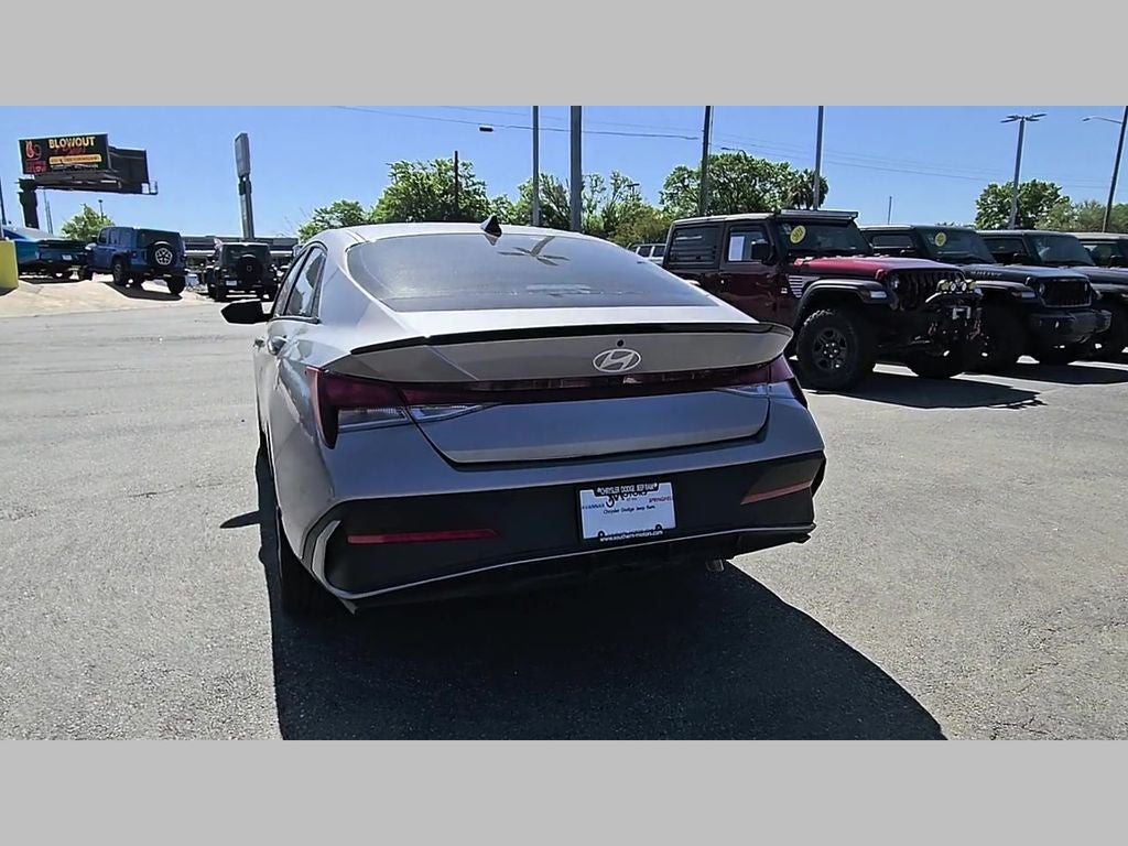 2025 Hyundai Elantra SEL Sport