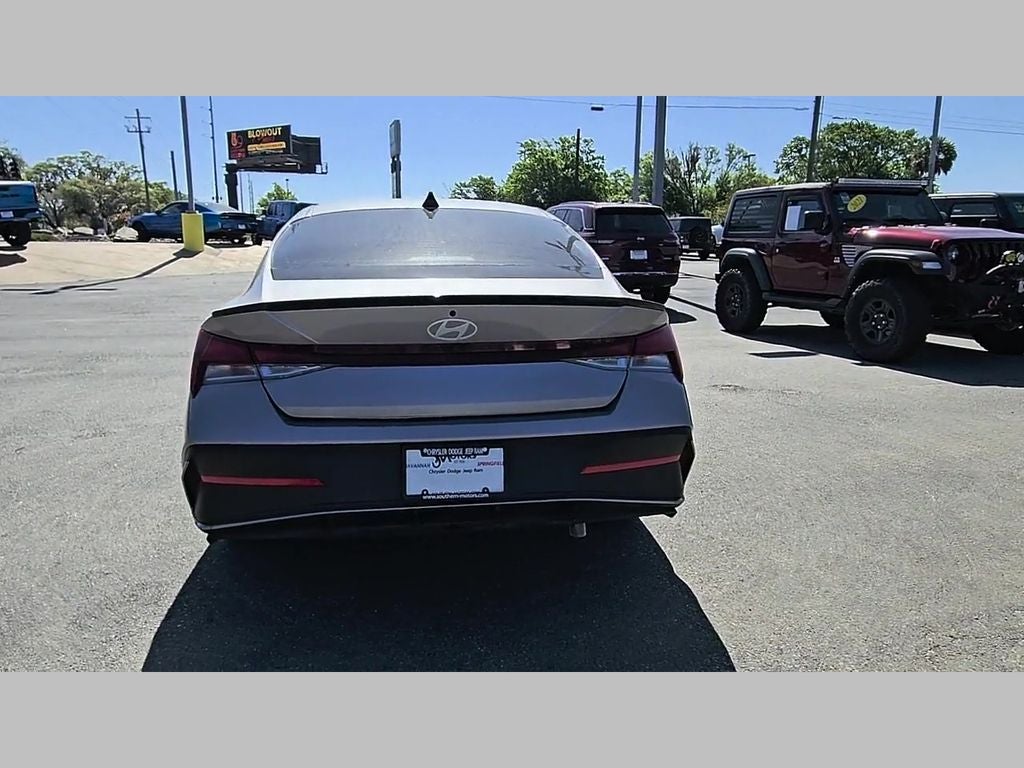 2025 Hyundai Elantra SEL Sport