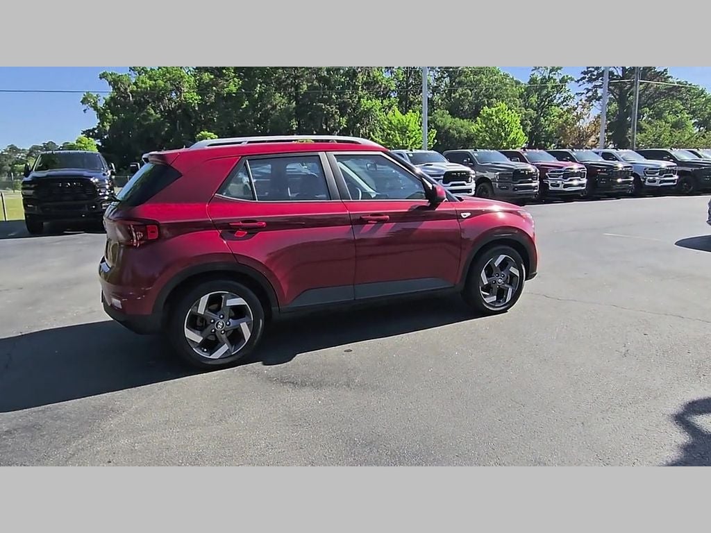 2022 Hyundai Venue SEL