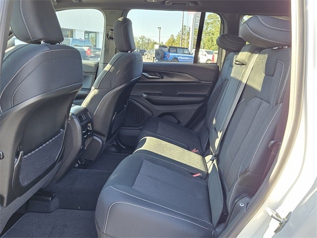 2025 Jeep Grand Cherokee GRAND CHEROKEE LAREDO X 4X2