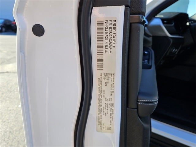 2025 Jeep Grand Cherokee GRAND CHEROKEE LAREDO X 4X2