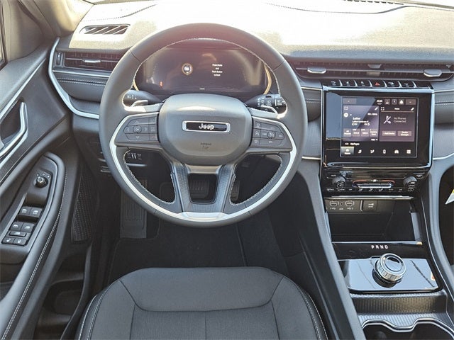 2025 Jeep Grand Cherokee GRAND CHEROKEE LAREDO X 4X2