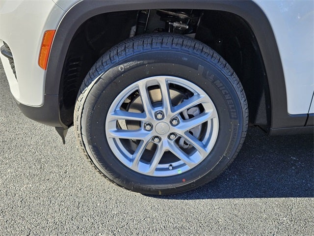 2025 Jeep Grand Cherokee GRAND CHEROKEE LAREDO X 4X2