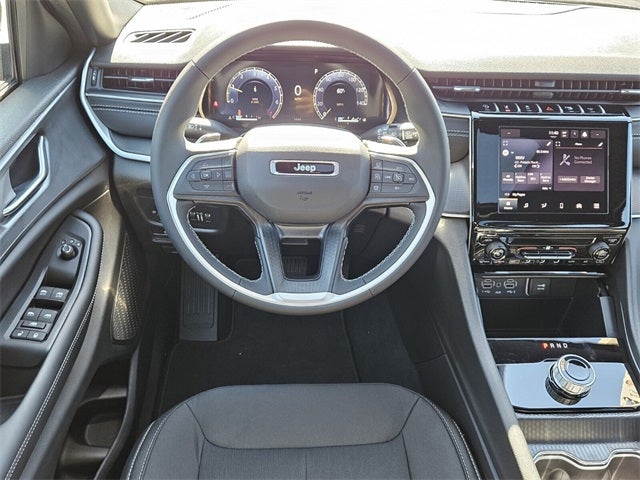 2025 Jeep Grand Cherokee GRAND CHEROKEE LAREDO X 4X2