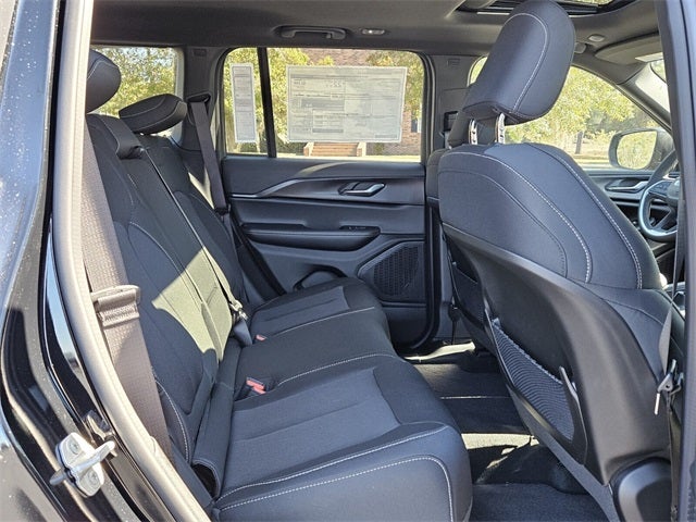 2025 Jeep Grand Cherokee GRAND CHEROKEE LAREDO X 4X2