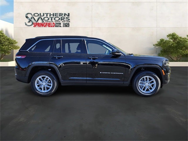 2025 Jeep Grand Cherokee GRAND CHEROKEE LAREDO X 4X2