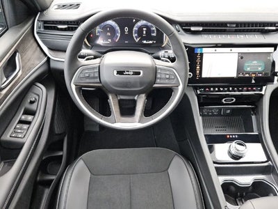 2027 Jeep Grand Cherokee GRAND CHEROKEE LAREDO ALTITUDE 4X2