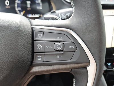 2027 Jeep Grand Cherokee GRAND CHEROKEE LAREDO ALTITUDE 4X2